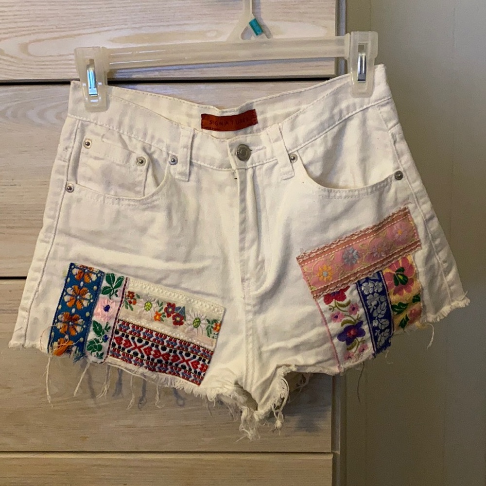White denim high waisted embroidered shorts